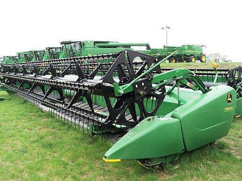 John Deere - 635FD Auger Header
