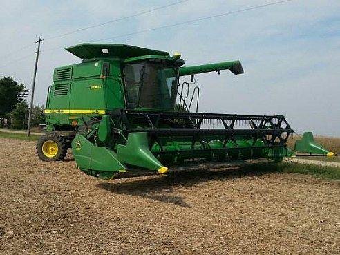 John Deere - 622F Auger Header